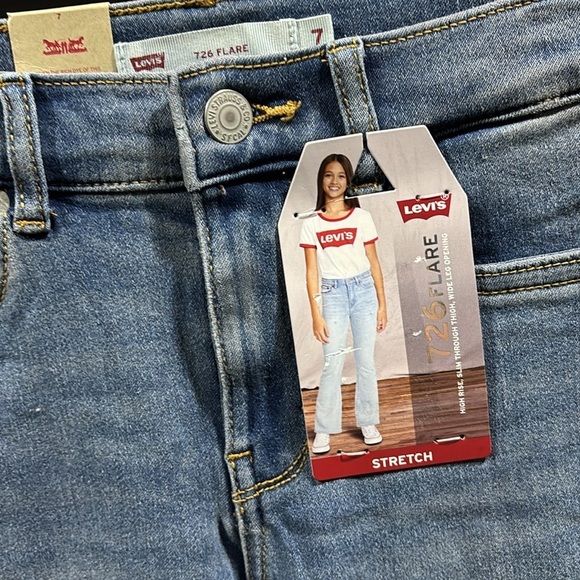 Levi’s 726 Flare High-rise slim thru thigh,wide leg opening,stretch adjust waist - Picture 2 of 6